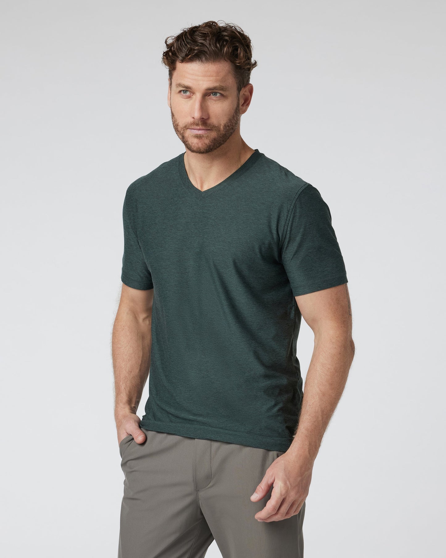 V1032HAN_FA24_M_ECOMM_TOPS_FRONT_2.jpg