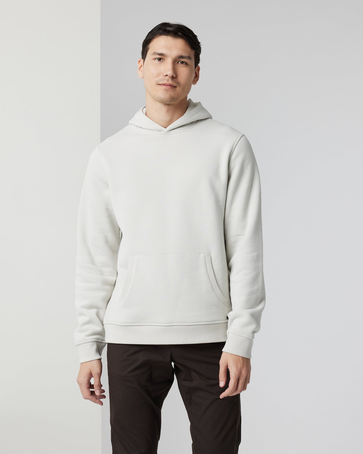 V299SAL_FA24_M_ECOMM_fleece_FRONT_2.jpg