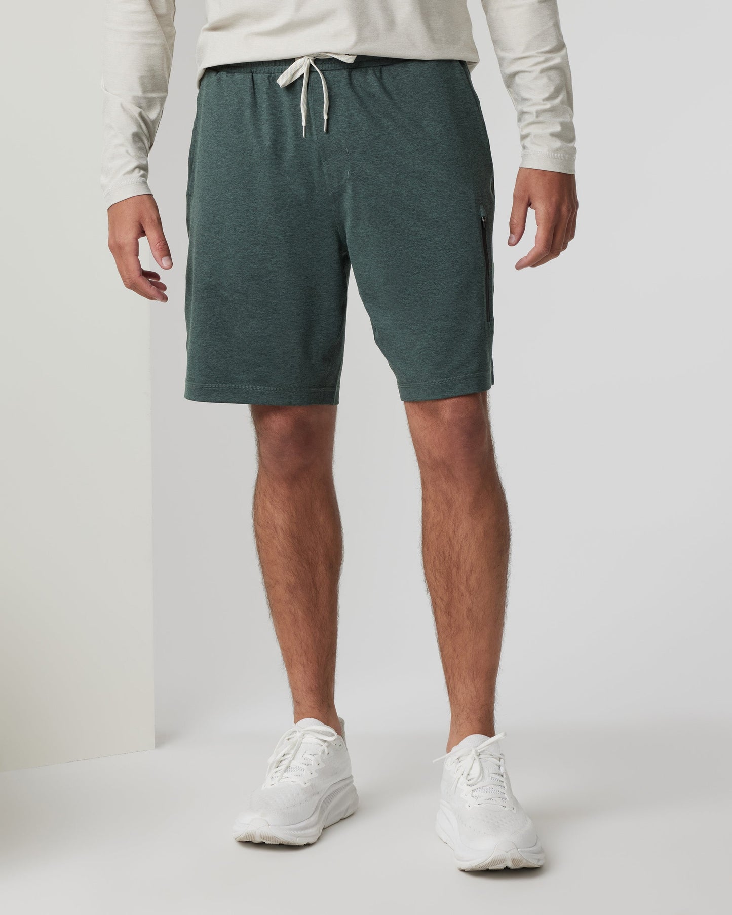 V3018HAN_FA24_M_ECOMM_SHORTS_FRONT_2.jpg