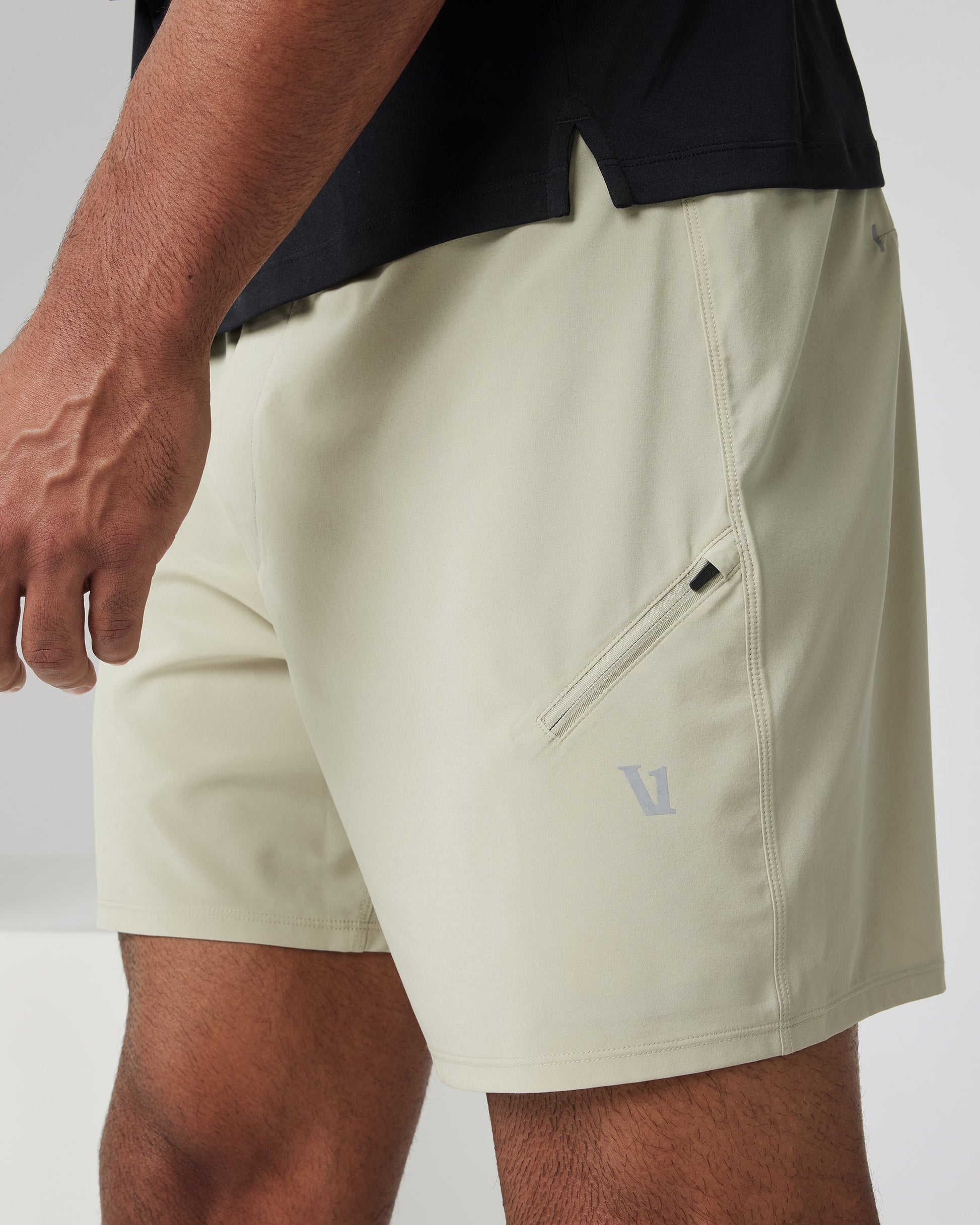 V3022WPR_FA24_M_ECOMM_SHORTS_DETAIL_7.jpg