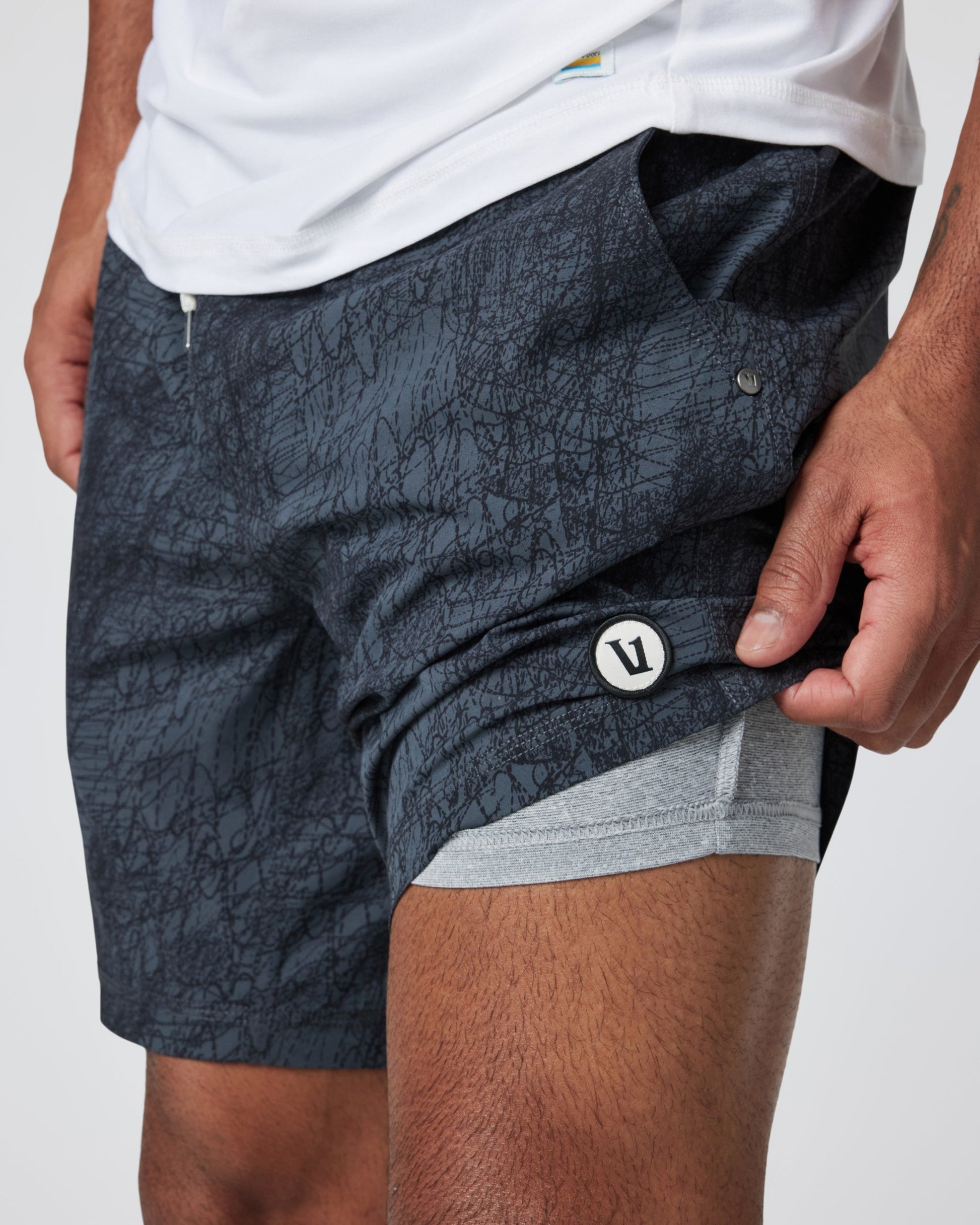 V302CSE_FA24_M_ECOMM_SHORTS_DETAIL_7.jpg