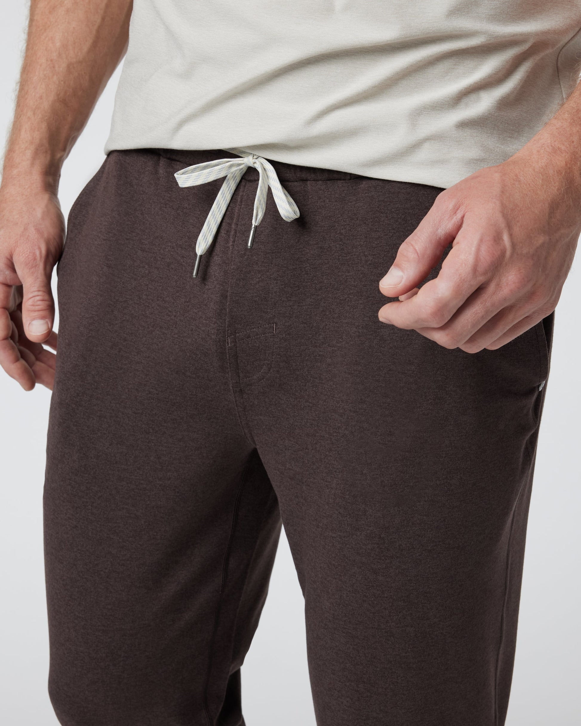 V418HJV_FA24_M_ECOMM_PANTS_DETAIL_6.jpg