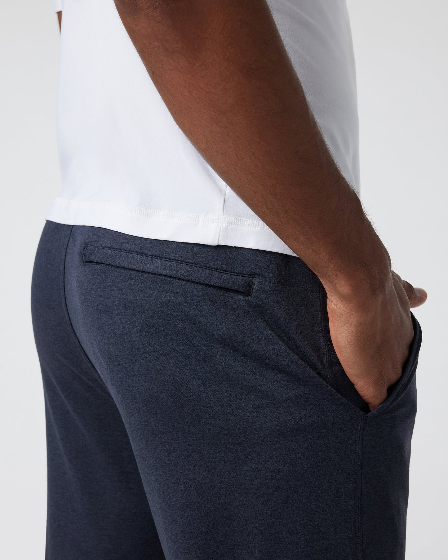 V418HMD_FA24_M_ECOMM_PANTS_DETAIL_6.jpg