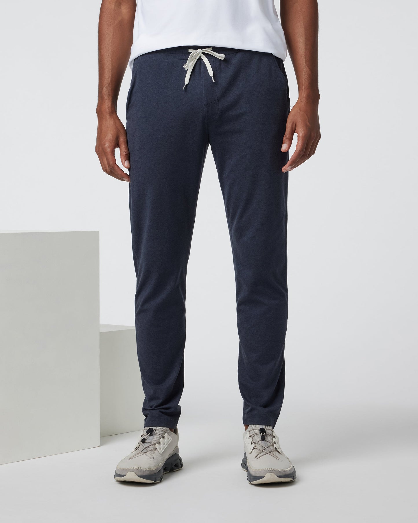 V418HMD_FA24_M_ECOMM_PANTS_FRONT_2.jpg