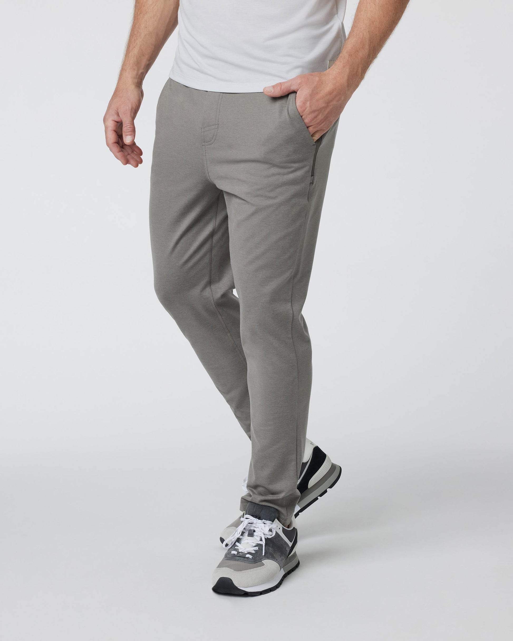 V435HDL_FA24_M_ECOMM_PANTS_SIDE_4.jpg