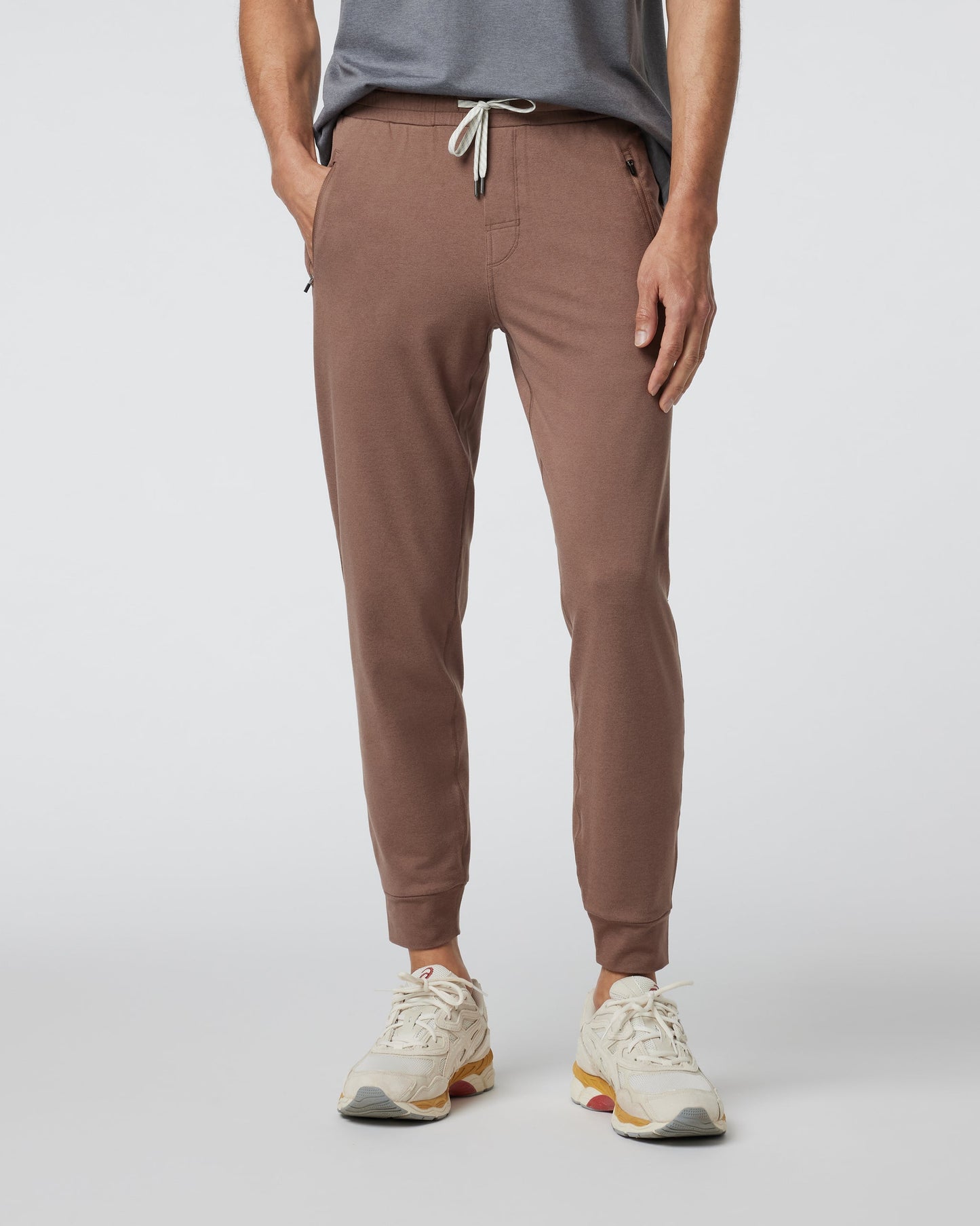 V438HMM_FA24_M_ECOMM_PANTS_FRONT_2.jpg