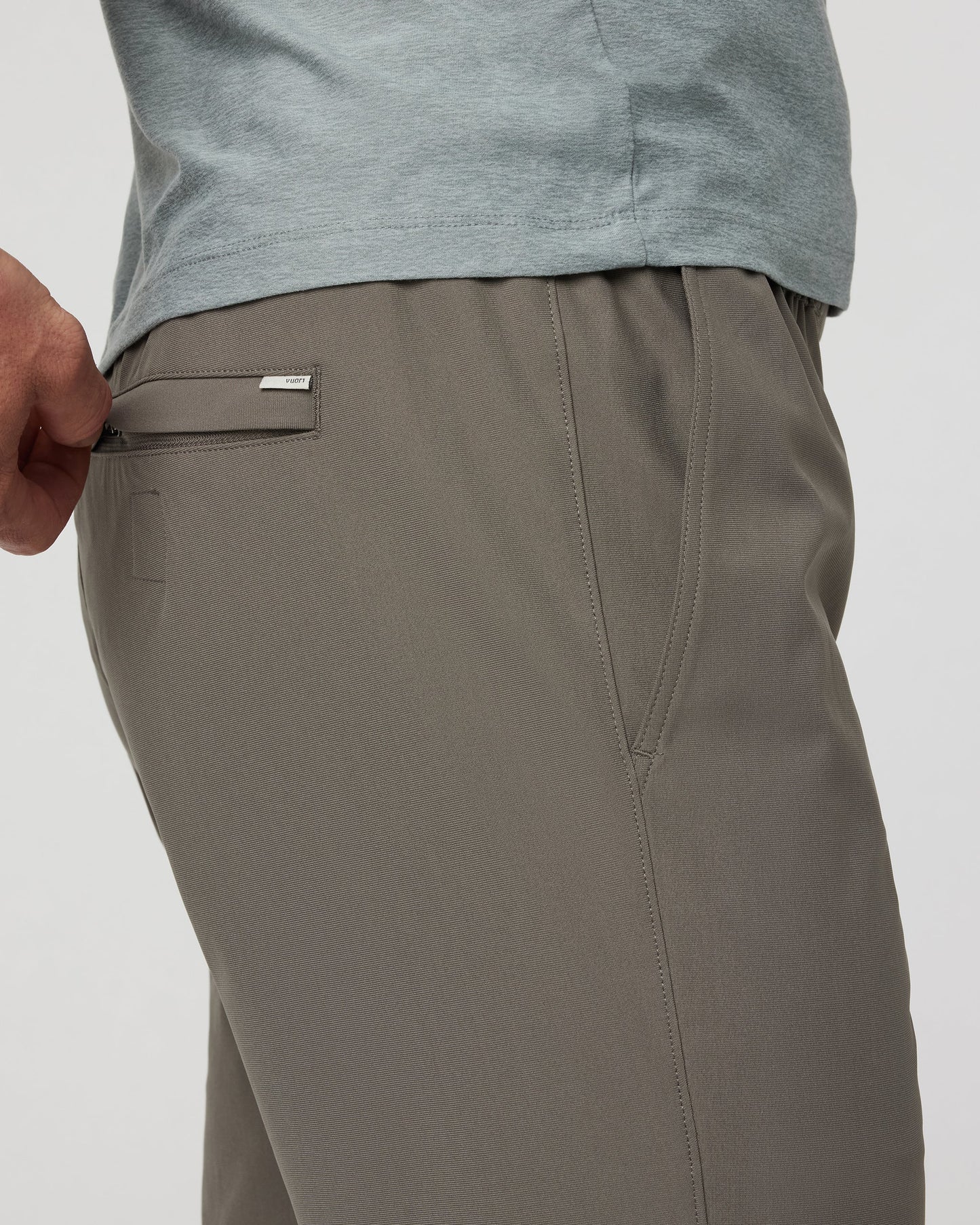 V463CCO_FA24_M_ECOMM_PANTS_DETAIL_12.jpg