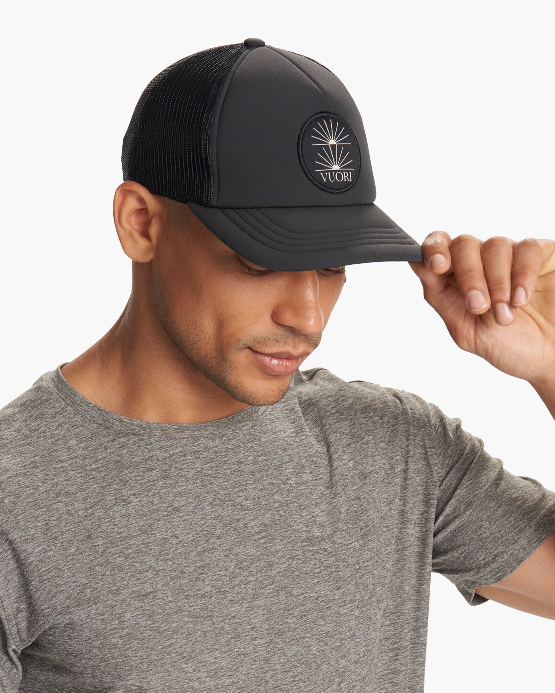 V8022BLK_FA23_UNISEX_ECOMM_headwear_FRONT_2.jpg