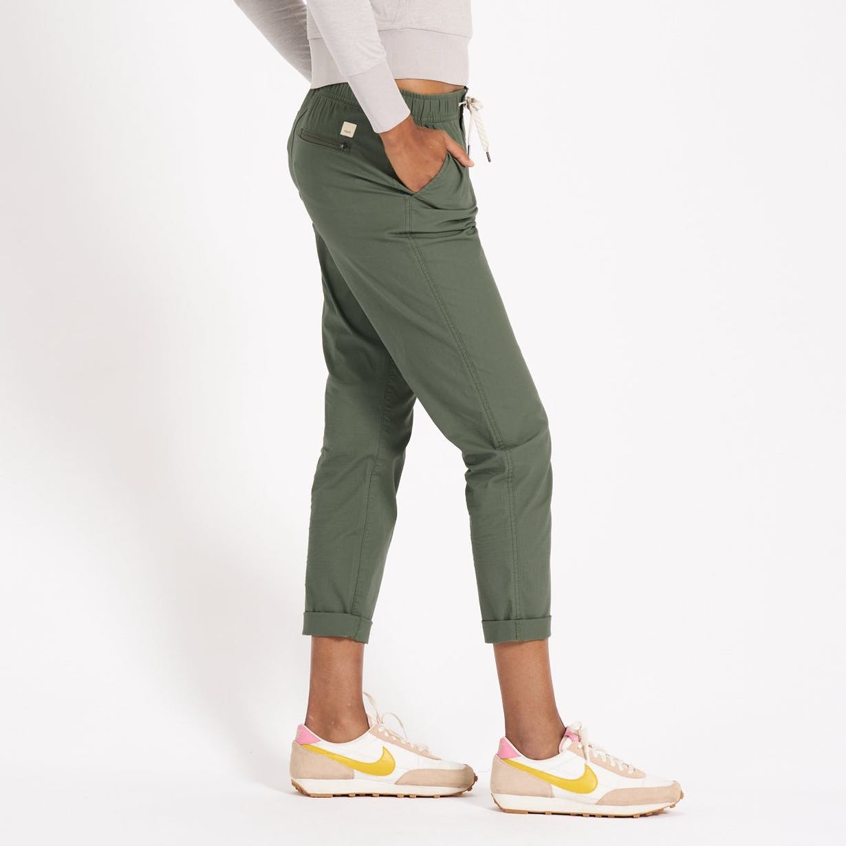 VW401-vuori-womens-halo-ripstop-pant-ARM-army-green-b.jpg