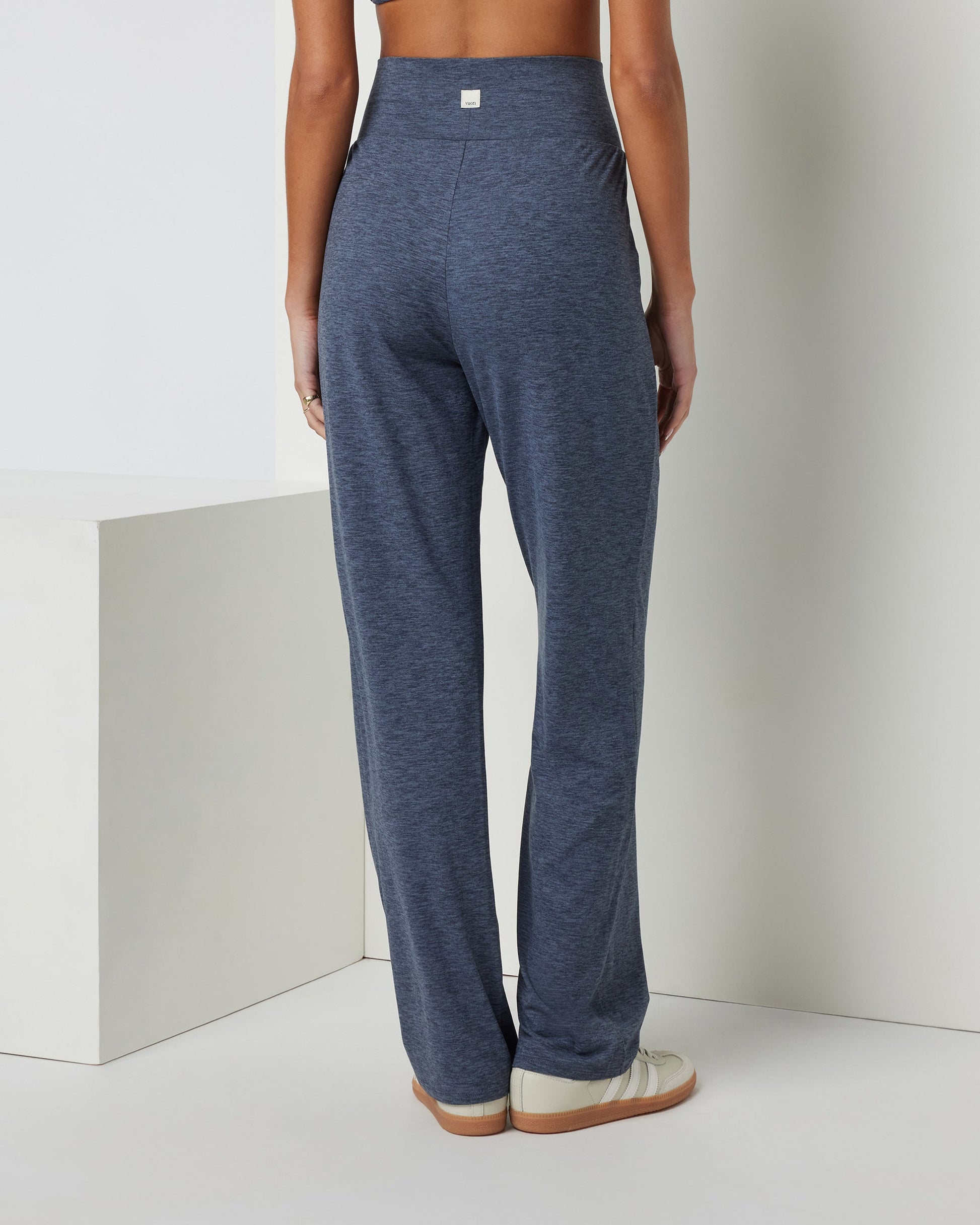 VW4068HAZ_SP24_W_ECOMM_PANTS_BACK_9.jpg