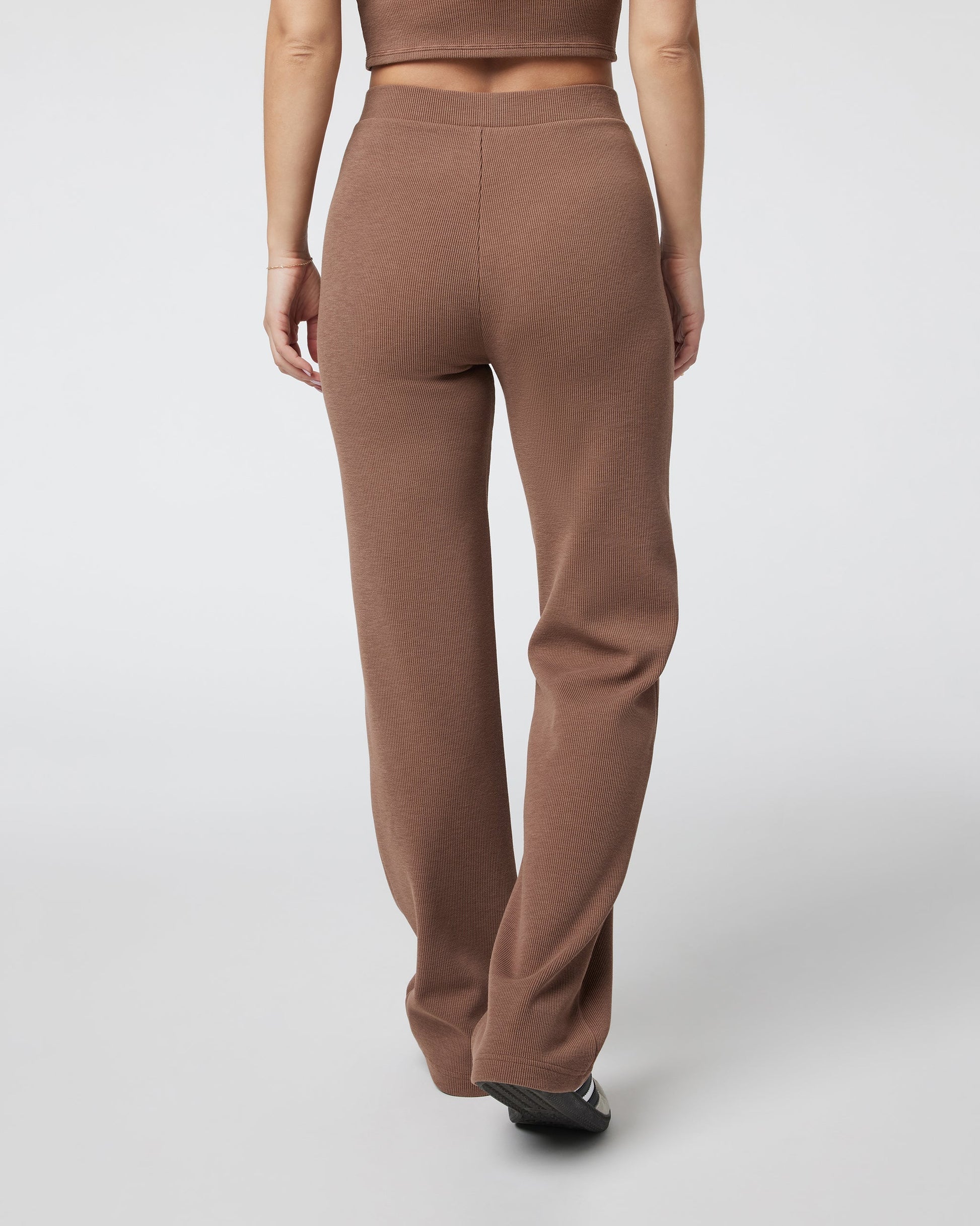 VW4069ALM_SP24_W_ECOMM_PANTS_BACK_7.jpg