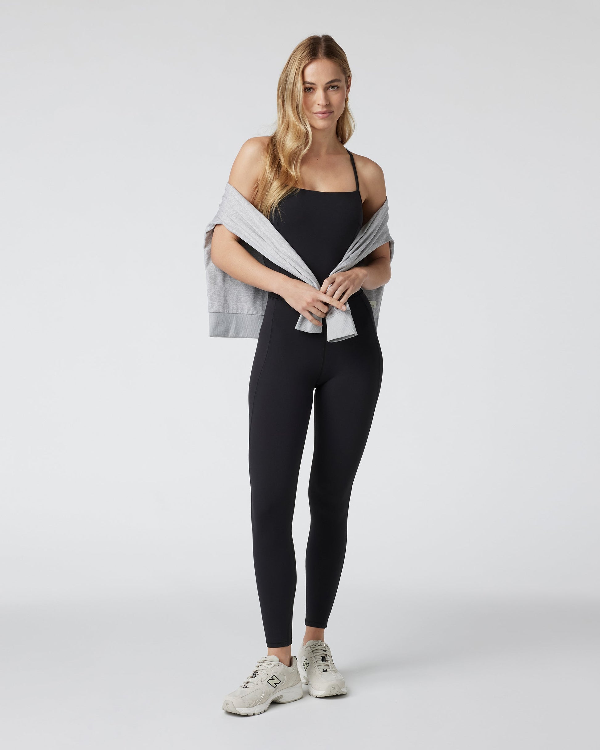 VW4105BLK_FA24_W_ECOMM_jumpsuits_FULL_4.jpg