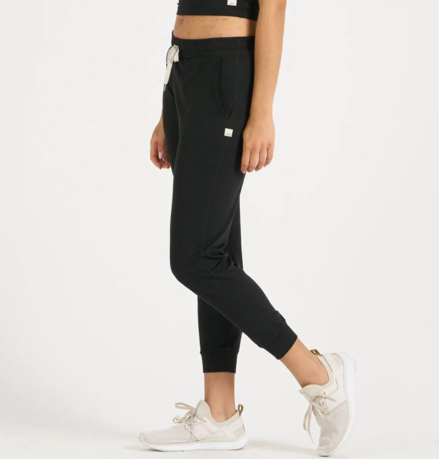 vuori-womens-performance-jogger-black-heather-d.jpg